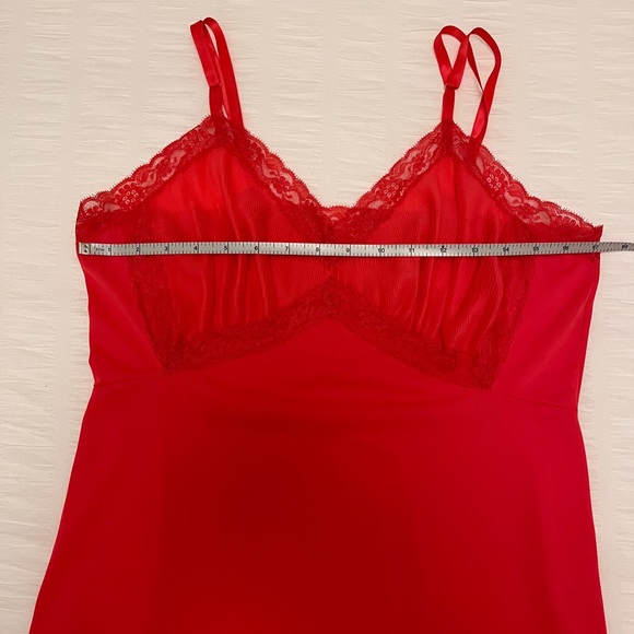VINTAGE Luxite by Kayser Red Full Slip Adjustable Straps Lace Trim Ruffle Hem - Picture 16 of 16